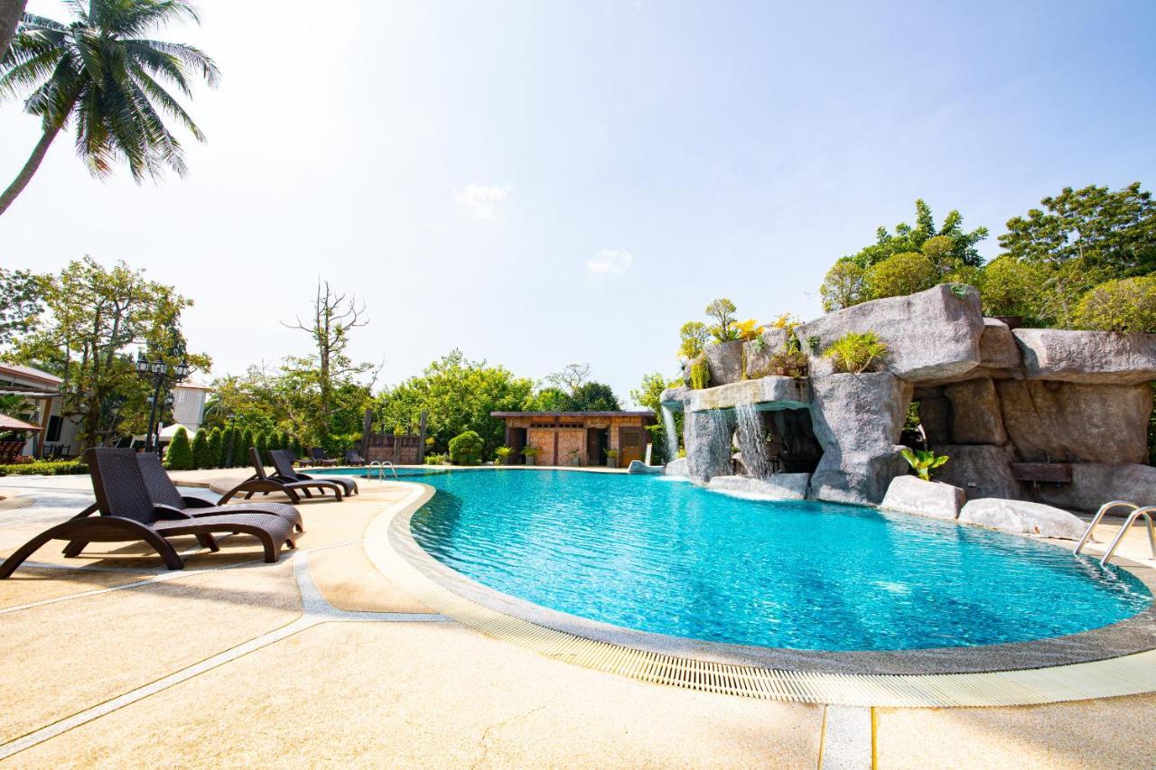 Rnana Grand Hotel Phang Nga Exterior foto